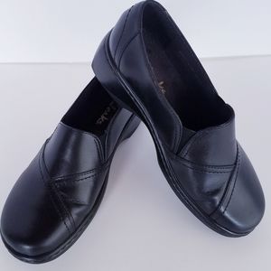 Clarks Soft Cushion Black Leather Women's Slip On Shoes Size 6.5 Wide